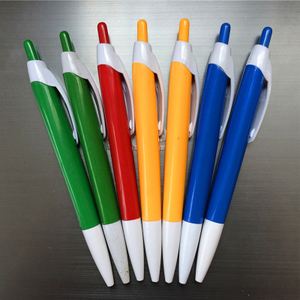 依諾外貿(mào)服裝與英達(dá)文教用品批發(fā) 雙軌并行，品質(zhì)為本